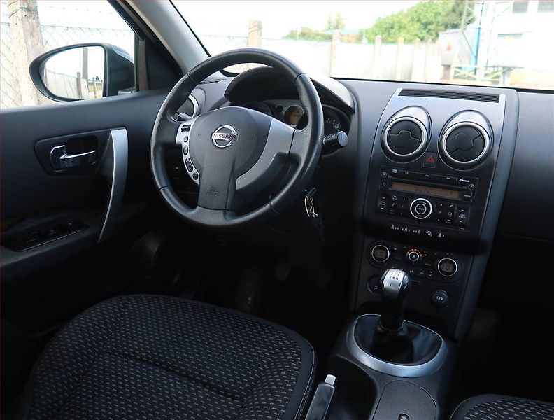 Nissan Qashqai (2007) 1.6, po STK, Tažné - fotka 7 z 15