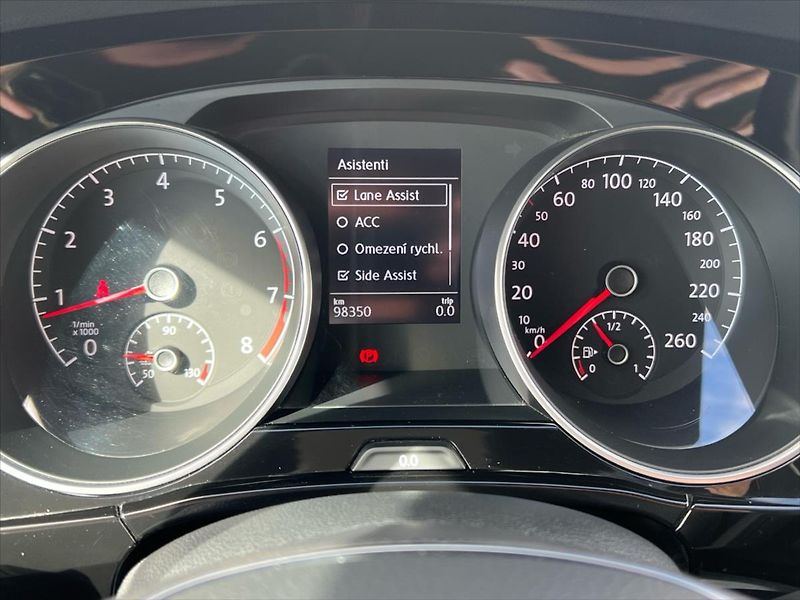 Volkswagen Touran 1,5 TSi 110kW HIGHLINE - fotka 16 z 27