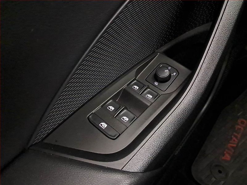 Škoda Octavia (2022) 2.0 TDI, ČR,1.maj, Serv.kniha - fotka 15 z 16