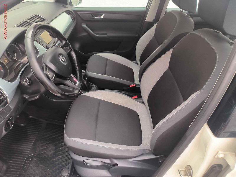 Škoda Fabia (2015) 1.2 TSi, 2.maj,ČR, Ambition - fotka 9 z 16