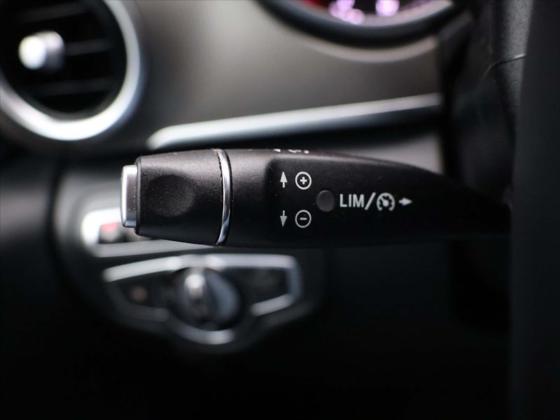Mercedes-Benz Třídy V 2,1 220d 120kW Bluetec 8-míst - fotka 21 z 35