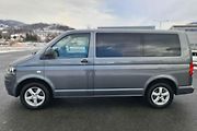 Volkswagen Transporter T5 Caravelle 2.0 TDI.