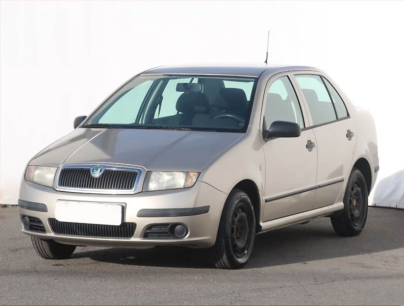 Škoda Fabia (2005) 1.2 12V, nová STK, zamluveno - fotka 2 z 13