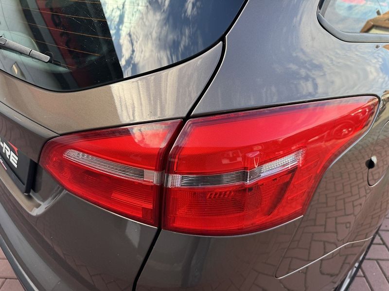 Ford Focus (2017) 1.6 Ti-VCT Digi Klima Tempomat - fotka 37 z 45