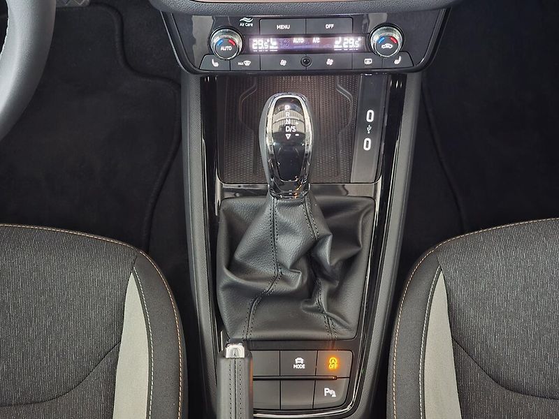 Škoda Kamiq DSG 1,0 TSi 85 kW TopSelection - fotka 15 z 25