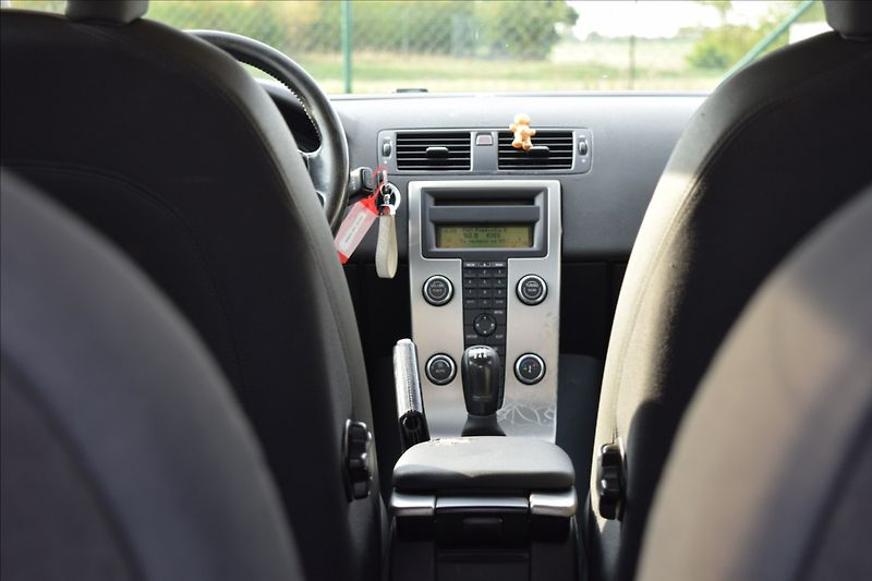 Volvo C30 1,6 80KW PO SERVISE - fotka 15 z 35