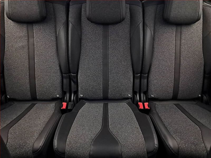 Peugeot 5008 (2017) PureTech 130, Automat, 7 míst - fotka 10 z 27