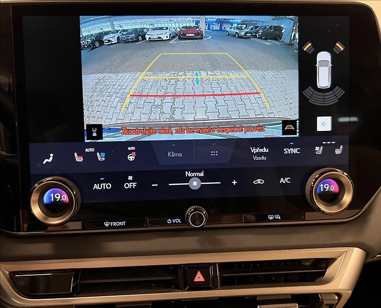 Lexus RX 450h plus 450H+ 2,5 PHEV EXECUTIVE - fotka 18 z 18