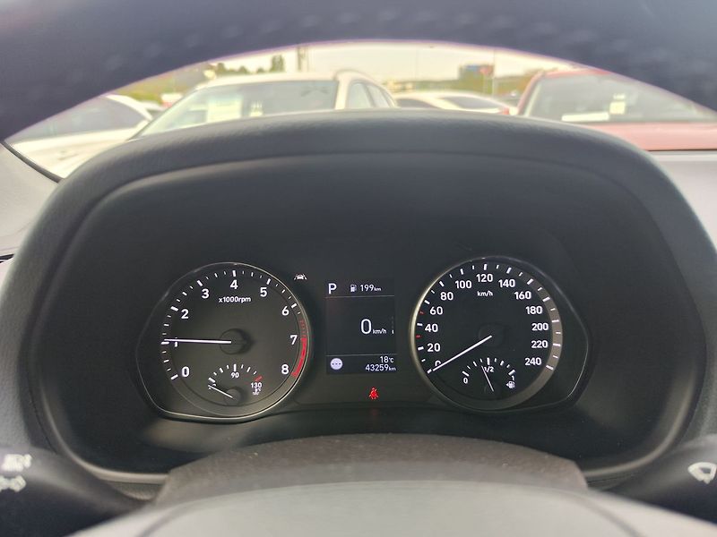 Hyundai i30 1.0 T-GDI/88kW Smart Navi DCT - fotka 14 z 33