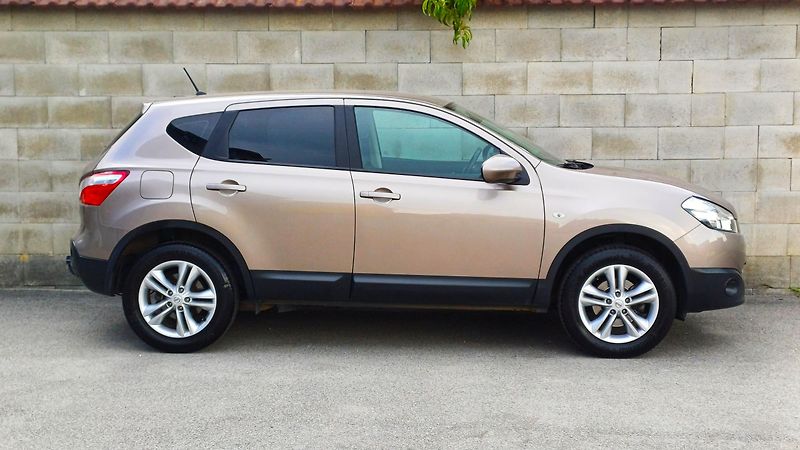 Nissan Qashqai QASHQAI 1.6 86kW-1.maj-ČR-TOP - fotka 4 z 25