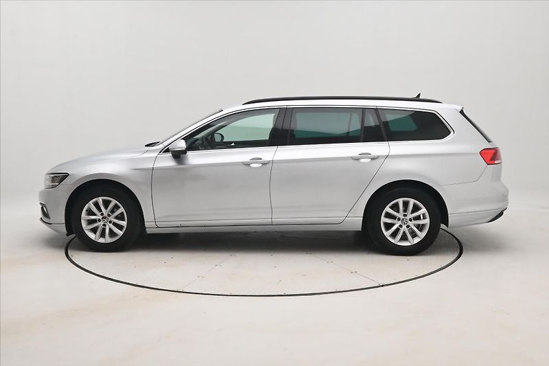 Volkswagen Passat 2,0 TDI 110 kW DSG Business Zá - fotka 8 z 32