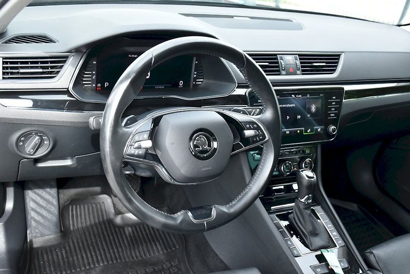 Škoda Superb (2023) L&K 2.0 TDI 110kW DSG - fotka 11 z 35