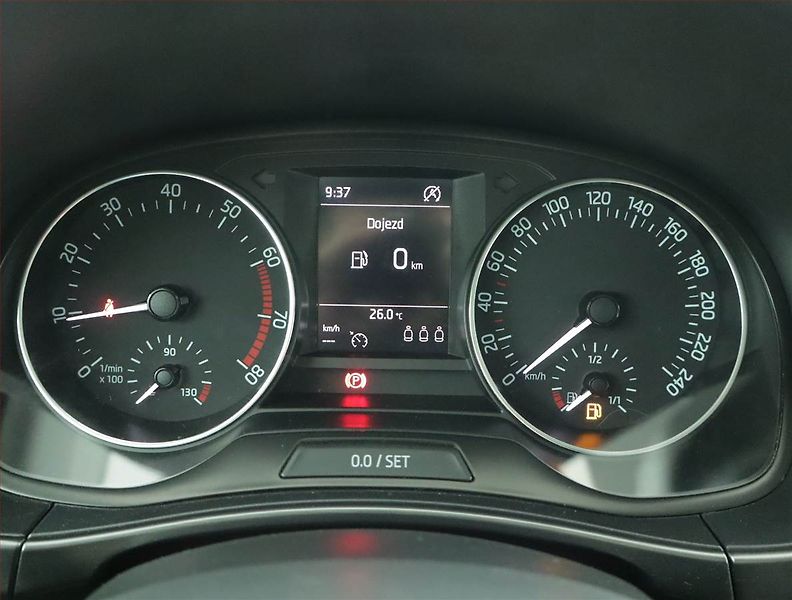 Škoda Fabia (2016) Ambition 1.2 TSI, Tempomat - fotka 11 z 17
