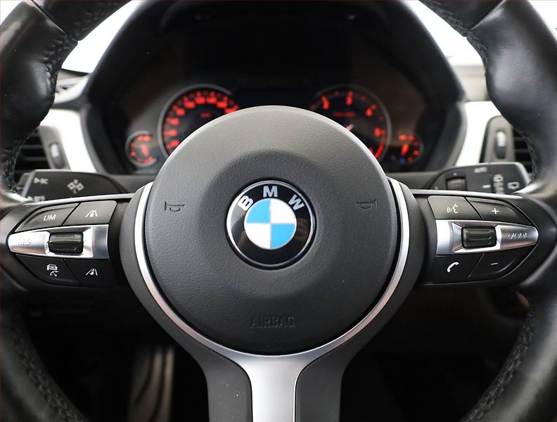 BMW Řada 3 (2019) 320 d xDrive, 4X4, Automat - fotka 8 z 21