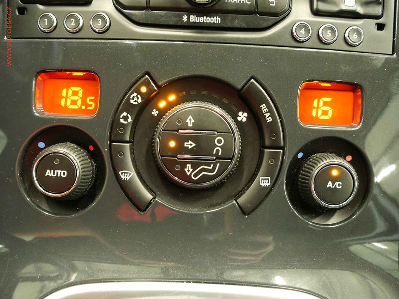 Peugeot 5008 (2015) 2.0HDI, AC, temp - fotka 18 z 18