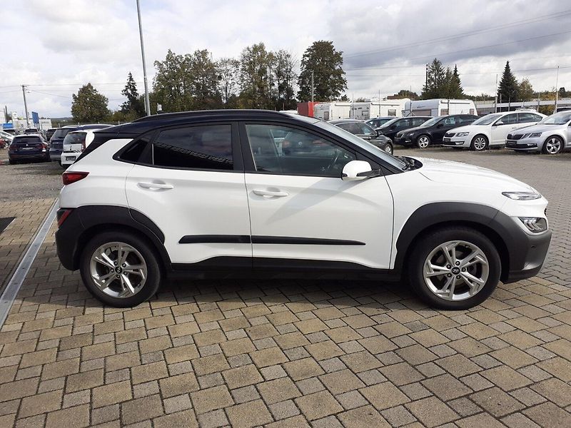 Hyundai Kona (2023) 1.0 T-GDi 1.MAJ ČR - fotka 3 z 38