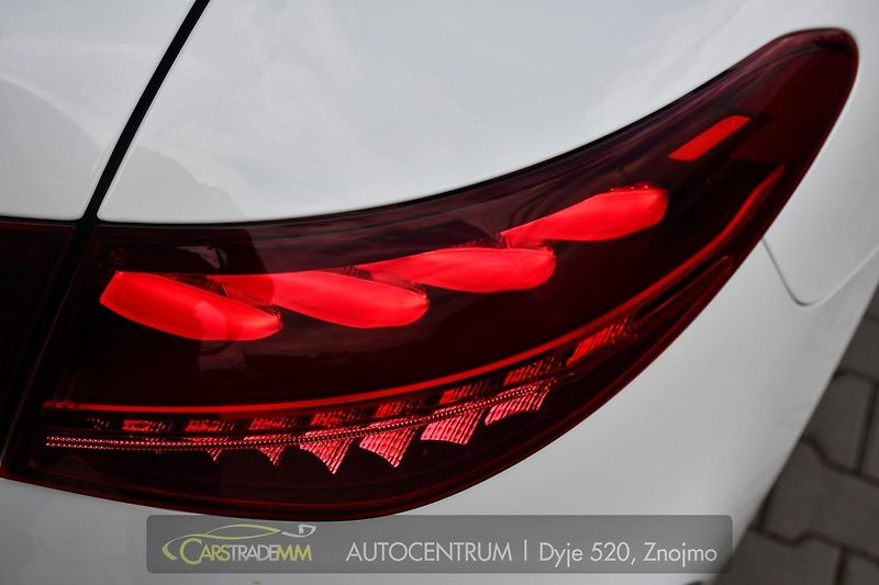 Mercedes-Benz EQE 350+ AMG - fotka 56 z 56