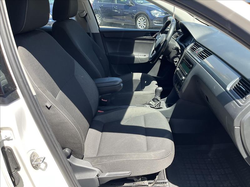 Škoda Rapid 1,6 TDi 66KW KLIMA STK 6/28 - fotka 11 z 32