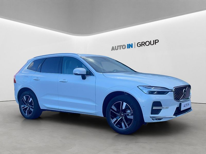 Volvo XC60 (2026) PLUS BRIGHT B5 AWD 360°KAMERA - fotka 8 z 19