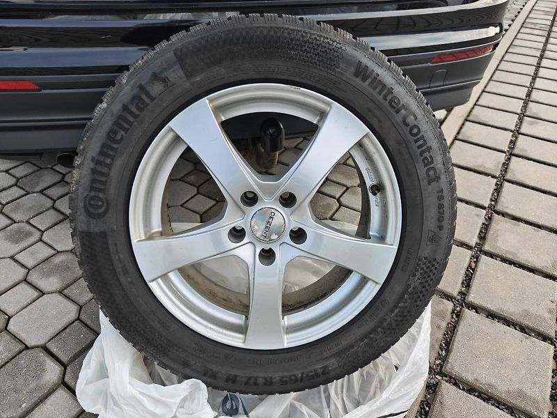 Volkswagen Tiguan Trendline 6G 2,0TDI - fotka 21 z 22