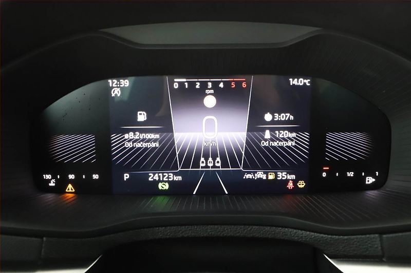Škoda Karoq (2025) 2.0 TDI, Drive, FullLed - fotka 8 z 16