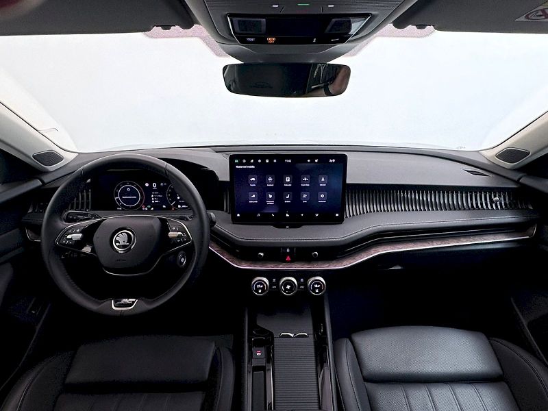 Škoda Superb (2024) L&K 2.0TDI/142kW 4x4 7DSG - ma - fotka 21 z 52