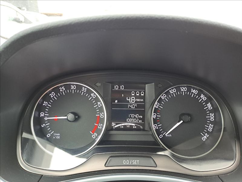 Škoda Fabia 1,4 TDI KOUPENO CZ - fotka 12 z 15