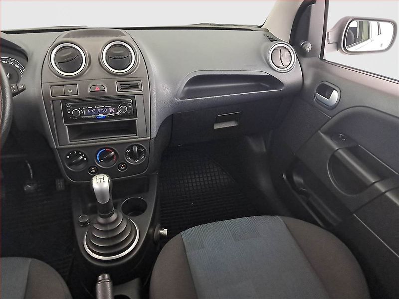 Ford Fiesta (2006) 1.3 i, nová STK, jezdí výborně - fotka 8 z 16