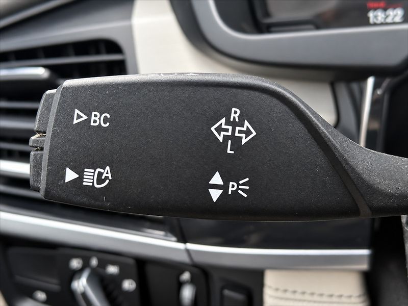 BMW X5 40e Xdrive LED HUD PANO TZ - fotka 36 z 42