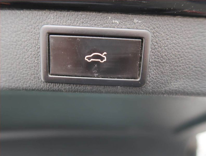 Škoda Octavia (2015) RS 2.0 TSI, Automat - fotka 16 z 22