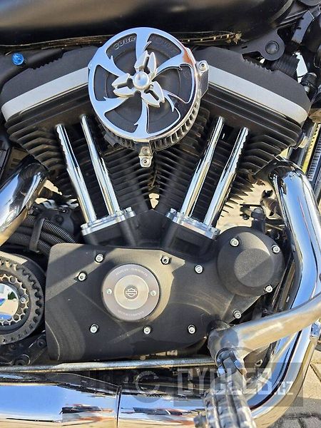 Harley-Davidson (2012) XL 1200 CB Sportster Custom Li - fotka 12 z 20