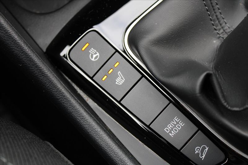 Hyundai Tucson 1,6 T-GDI  1.MAJ,SMART,ZÁRUKA - fotka 18 z 32