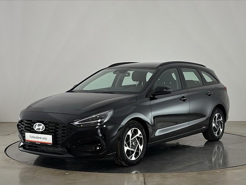 Hyundai i30 Smart DCT - fotka 1 z 26