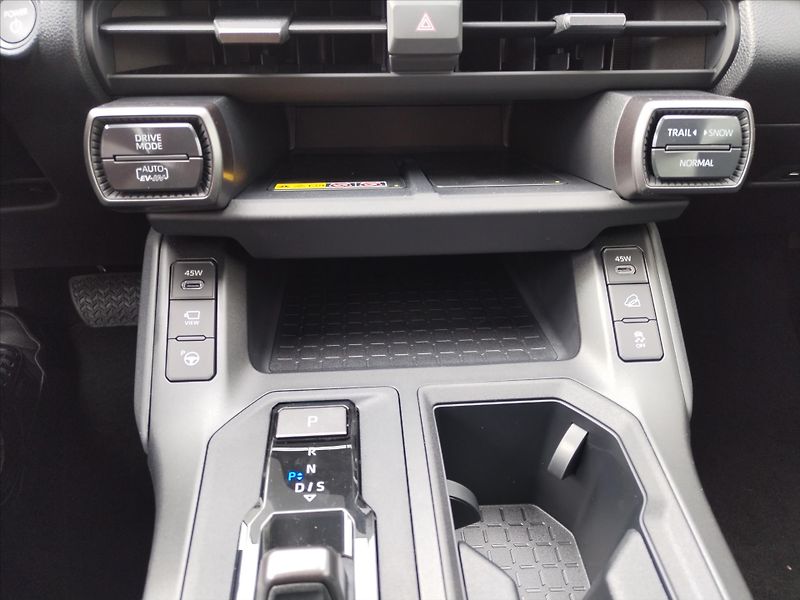 Toyota RAV4 2.5 PLUG IN HYBRID e-CVT AWD - fotka 7 z 18
