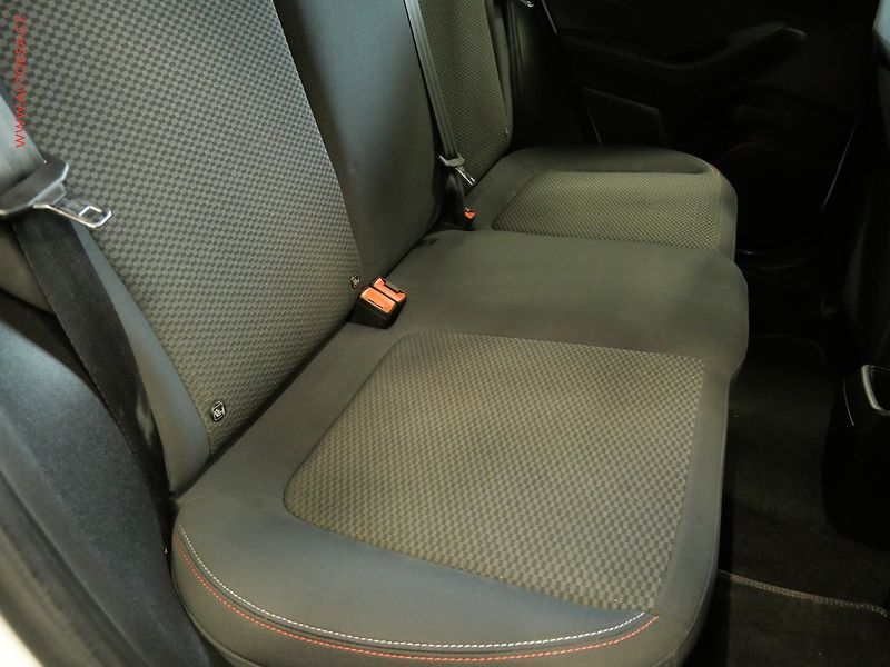 Ford Fiesta (2018) 1.0EB, ČR, AC, výhřev sed. - fotka 12 z 23