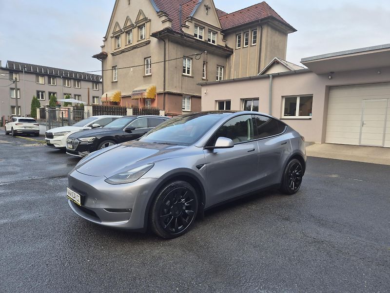 Tesla Model Y ZAMLUVENO ! - fotka 2 z 49