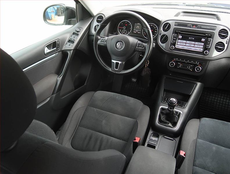 Volkswagen Tiguan (2013) 2.0 TDI, 4X4, Serv.kniha - fotka 7 z 17