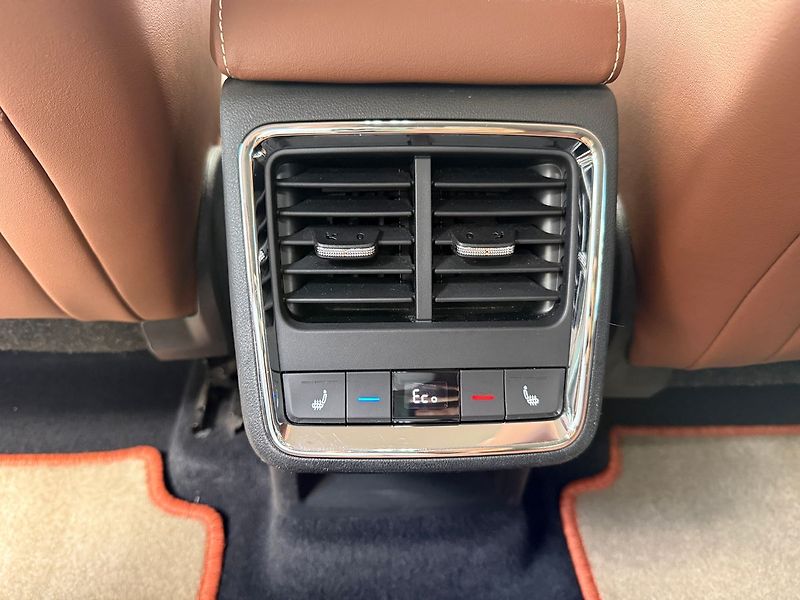 Škoda Enyaq 80 iV Kamera, 150 kW REZERVACE - fotka 12 z 36