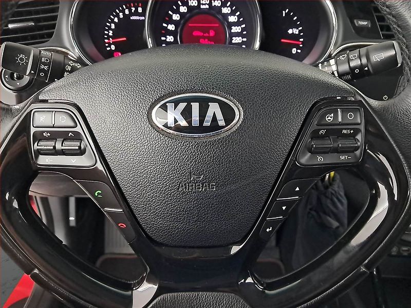 Kia Ceed (2016) 1.6 GDI, Serv.kniha, Navi - fotka 18 z 20