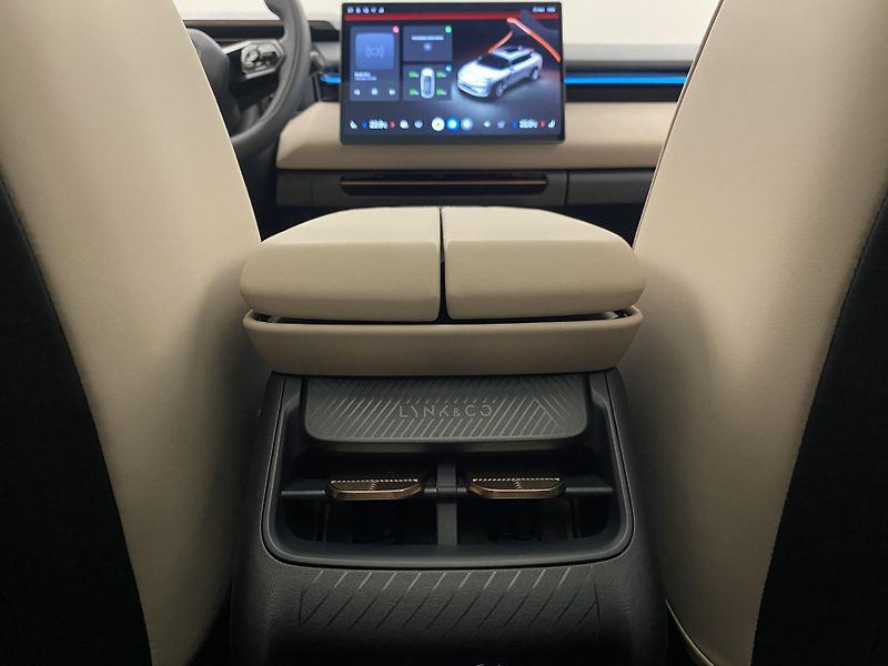 Lynk & Co 08 (2025) MORE PHEV - fotka 69 z 72