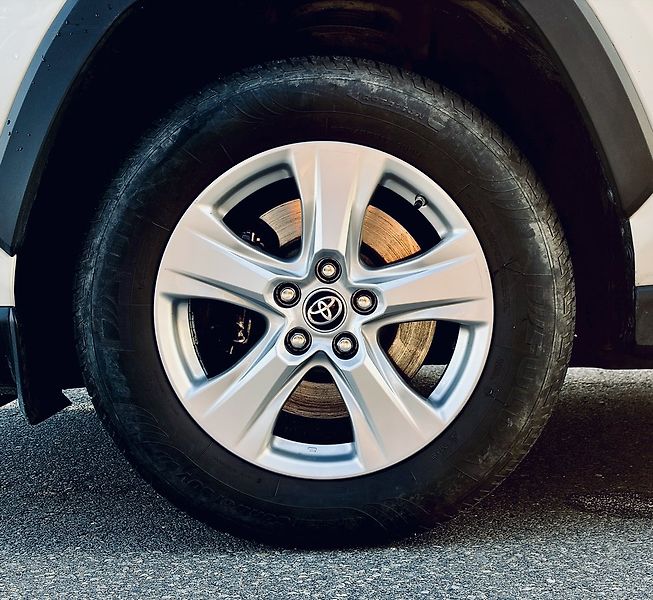 Toyota RAV4 2,0 AWD Comfort - fotka 27 z 27
