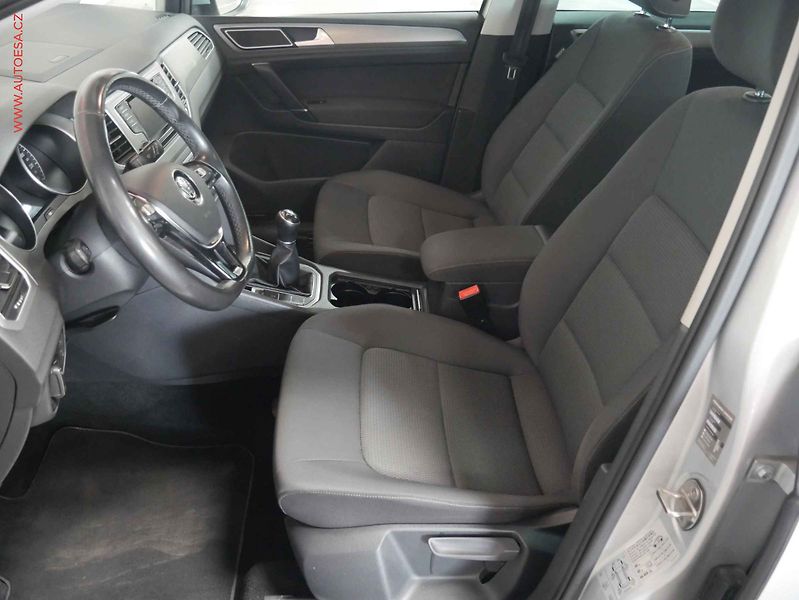 Volkswagen Golf Sportsvan (2015) 1.6 TDI, Nez.topení - fotka 9 z 18