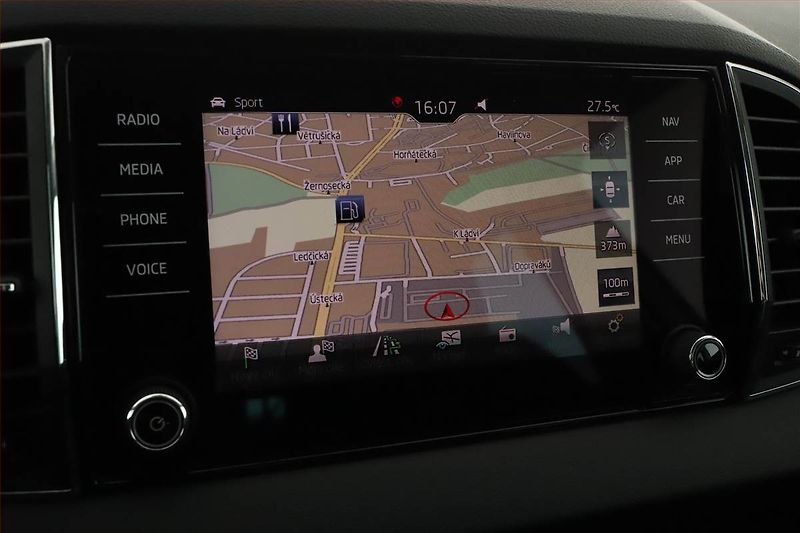 Škoda Karoq (2017) Style 1.5 TSI, Automat - fotka 13 z 19