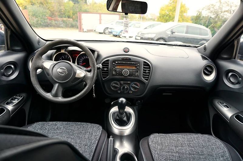 Nissan Juke (2015) 1,6i 69 kW - fotka 25 z 40