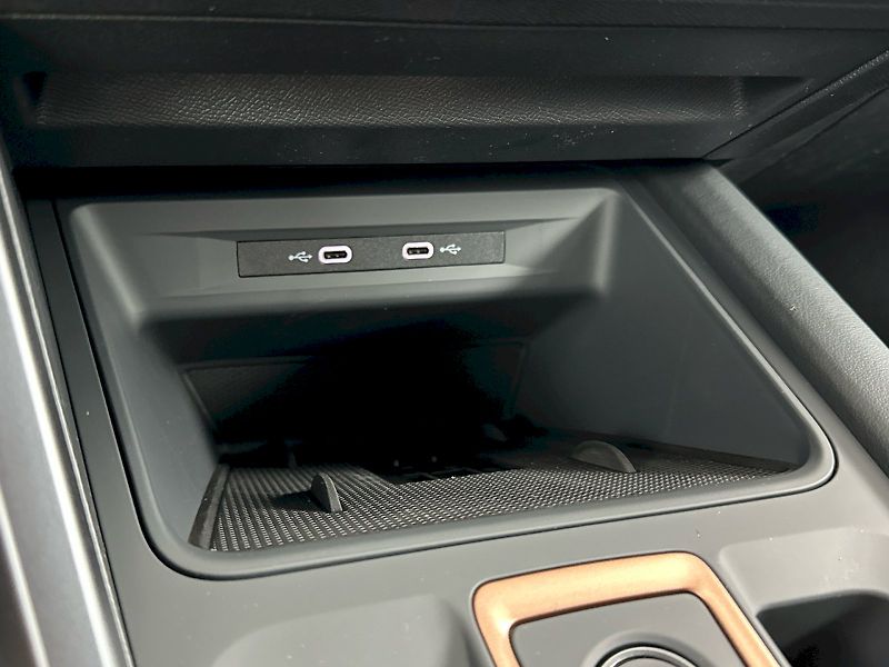 Cupra Leon (2026) ST 2.0 TSI 150kW 4x4 DSG - fotka 23 z 34