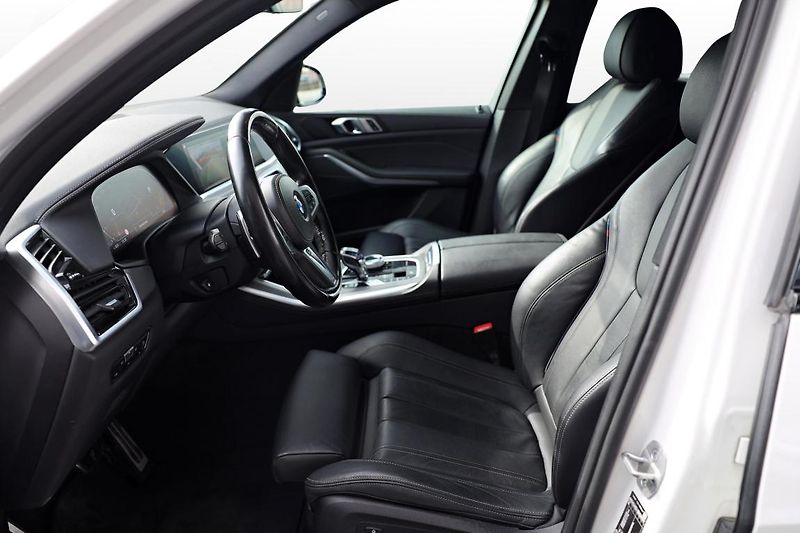 BMW X5 xDrive30d - fotka 9 z 15