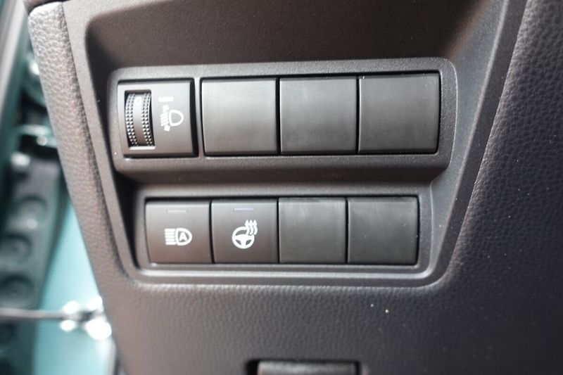 Toyota Yaris 1,5 HEV Style - fotka 19 z 32