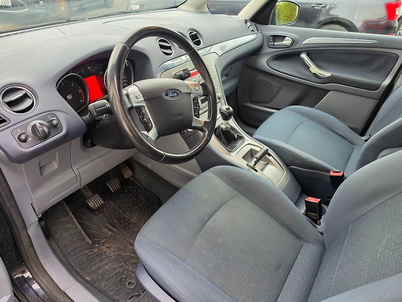 Ford Galaxy (2007) 2.0 TDI 7míst,2sady kol - fotka 8 z 25
