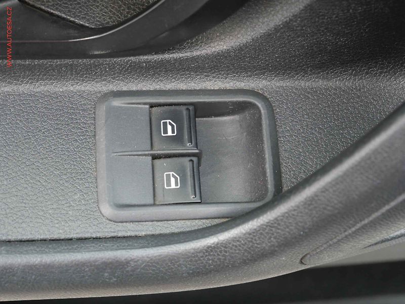 Škoda Fabia (2013) 1.2TSi, ČR, AC, tažné - fotka 11 z 14