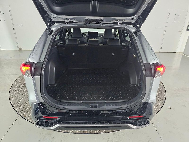 Toyota RAV4 (2025) 2.5HEV 222k 4X4 GR SPORT - fotka 29 z 29